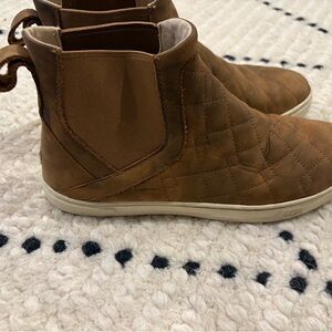UGG Quilted Leather Chelsea Ankle Boots – Brown (US 9 / EU 40)